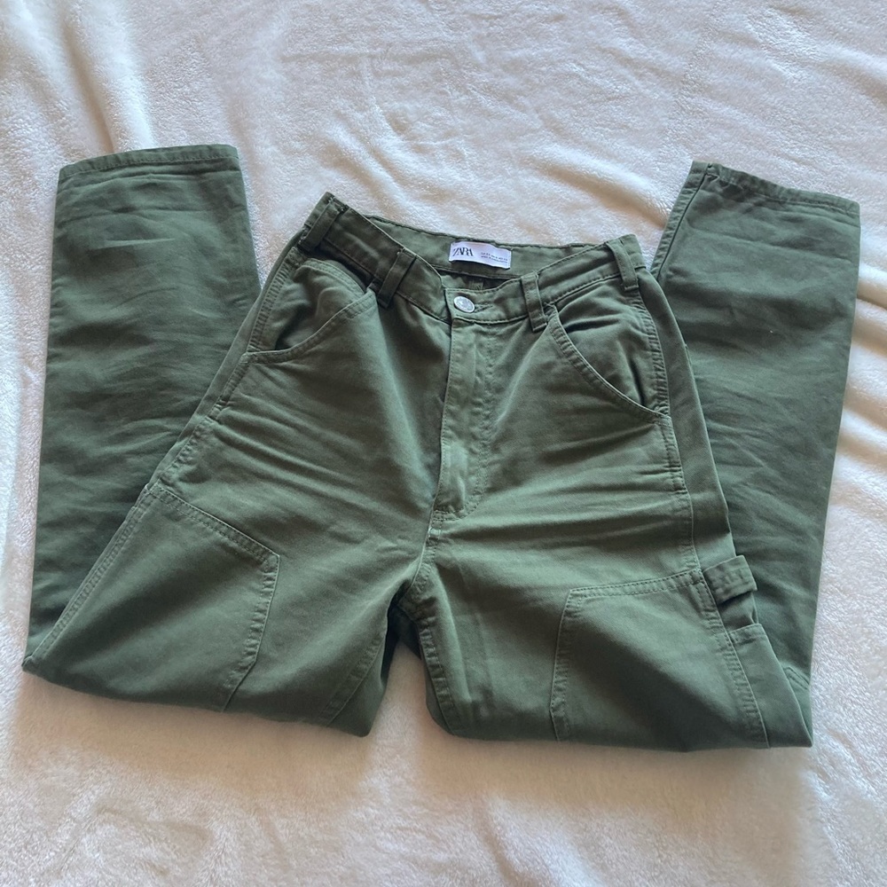 Zara cargo pants - like new